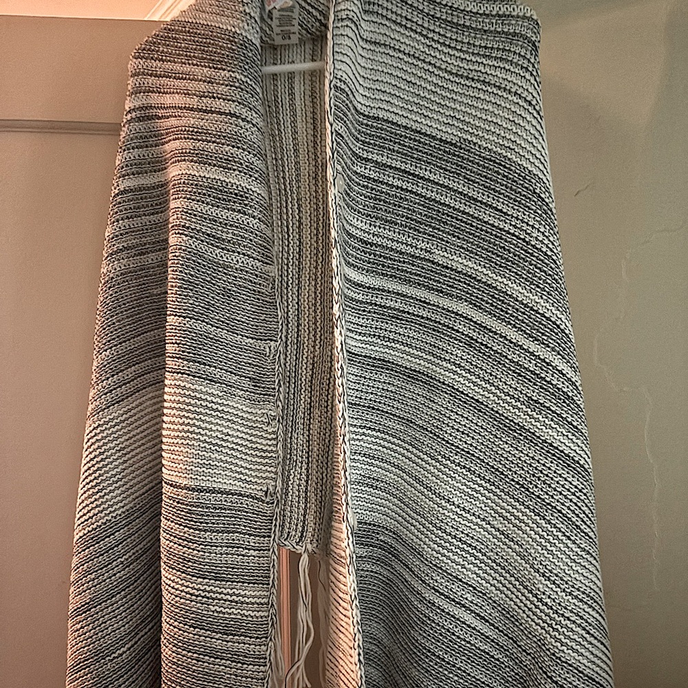 Lularoe Shawl OS, tag still intact, not worn